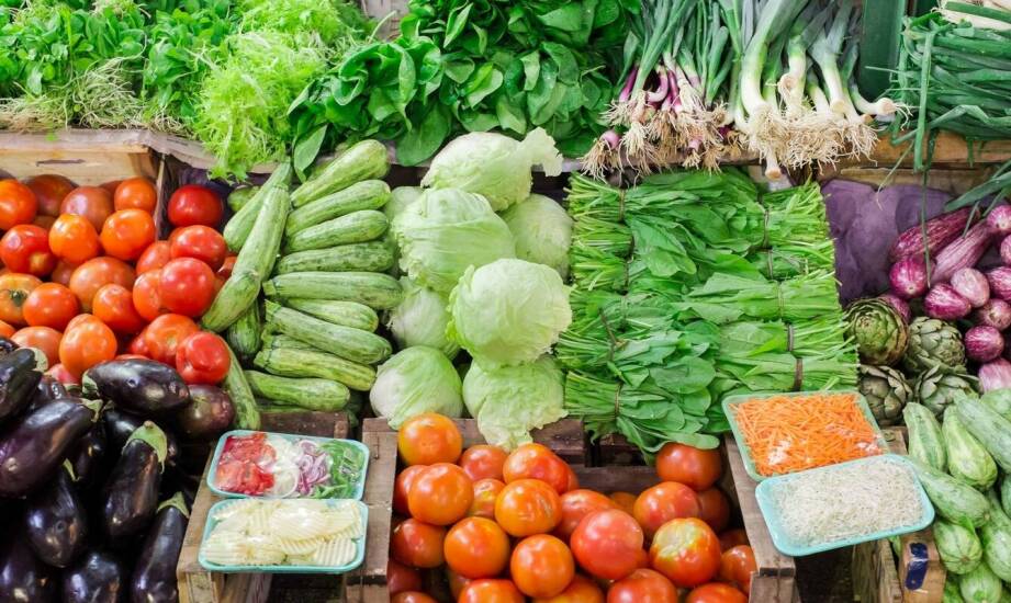 Znaczenie jadalnych kwiatów w ofercie hurtowni warzyw i owoców