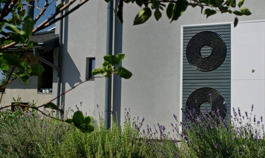 Czym różnią się pompy ciepła gruntowe od powietrznych?