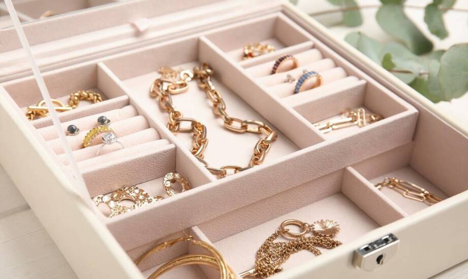 Jak wybrać pierwsze charmsy z kolekcji pandora baza do swojej bransoletki?