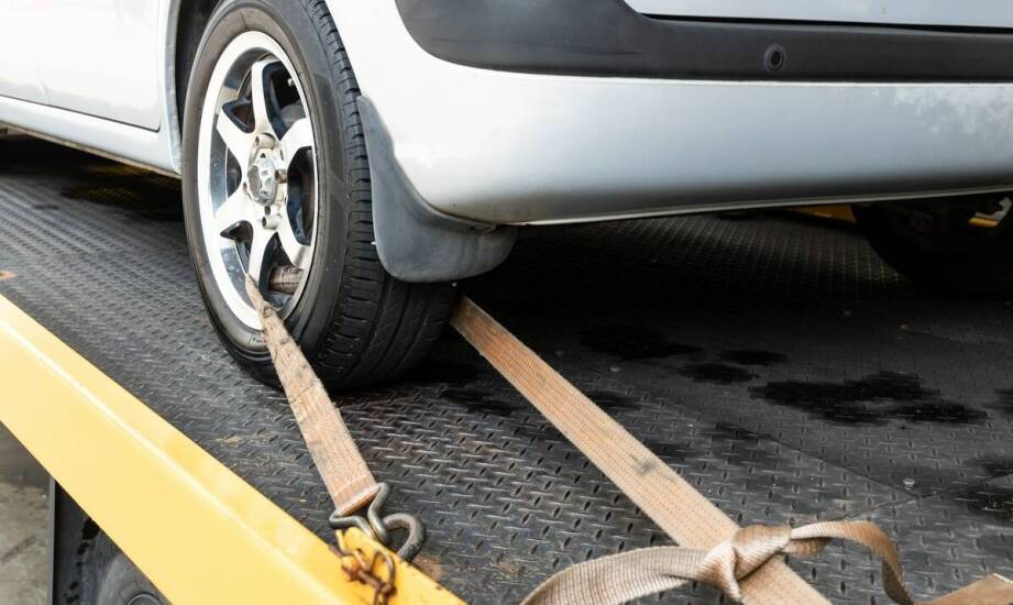 Jakie są najczęstsze przyczyny korzystania z usług autolawety w przypadku transportu motocykli?