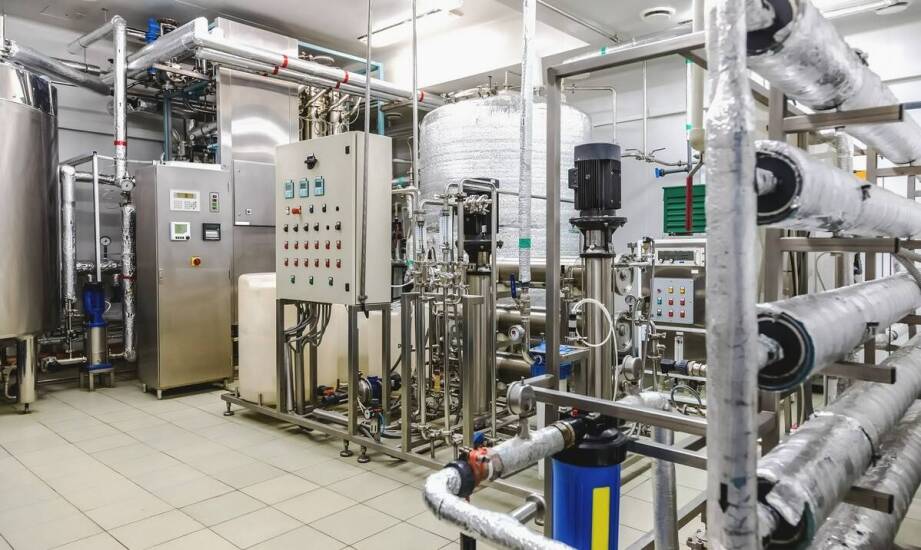 Zastosowanie zmiękczaczy wody w kotłowniach – dlaczego warto?