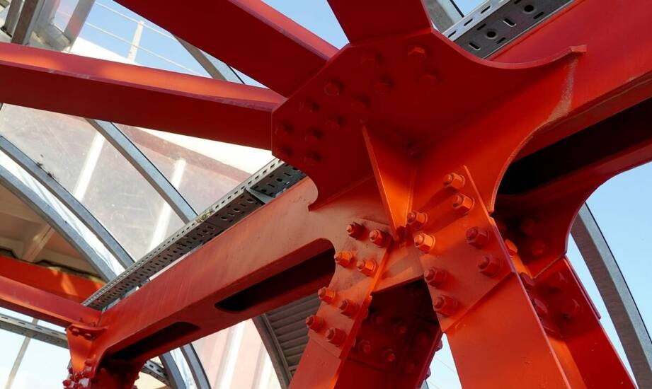 Jakie są metody zabezpieczania konstrukcji stalowych przed korozją?