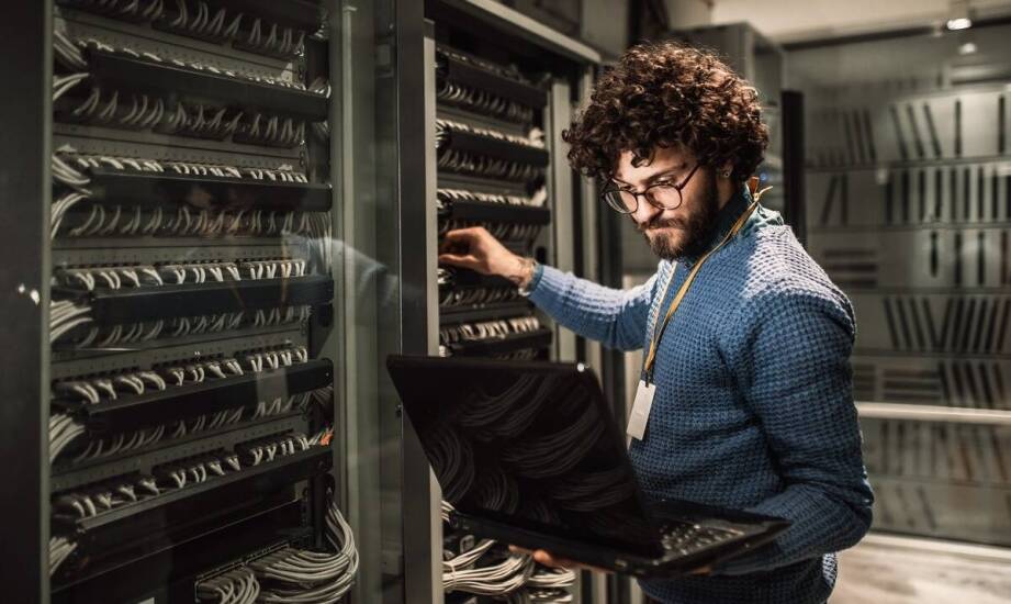 Wybór odpowiedniego serwera z oferty serwer sklep – na co zwrócić uwagę?