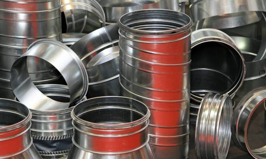 Wkłady kominowe – jakie są różnice między elastycznymi a sztywnymi rozwiązaniami?