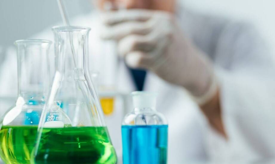 Znaczenie badań chemicznych dla bezpieczeństwa środowiska pracy