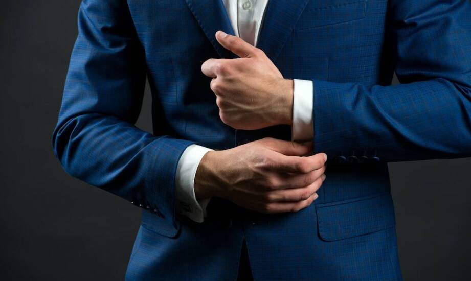 Elegancja i komfort: modne garnitury męskie na wesele z nowoczesnymi akcentami