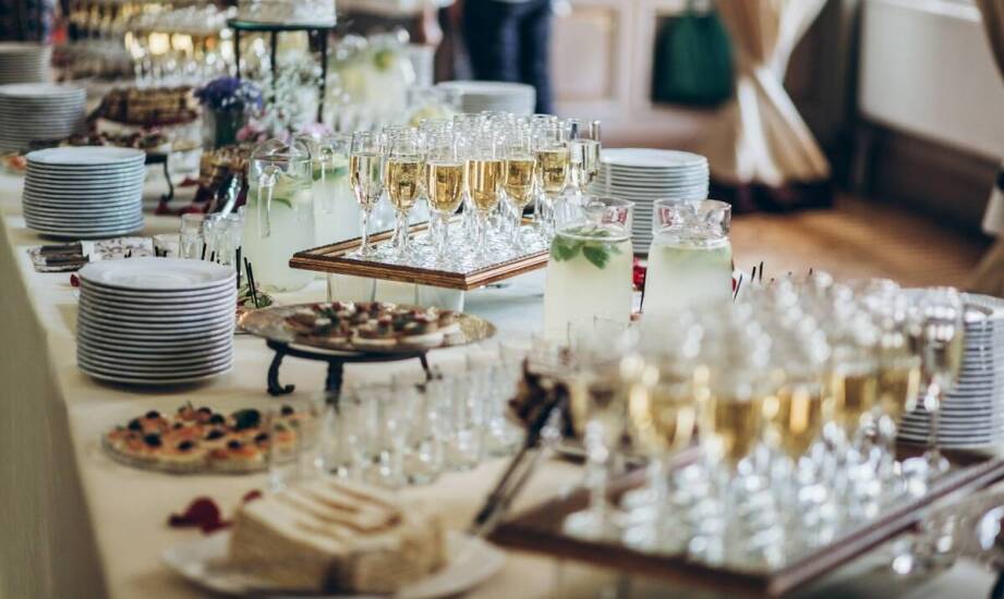 Profesjonalna obsługa cateringowa – co wyróżnia nasze podejście do klienta?