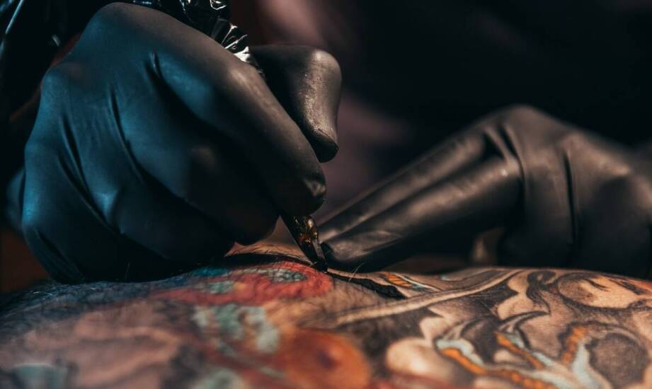 Proces tworzenia indywidualnego projektu tatuażu - od koncepcji do realizacji
