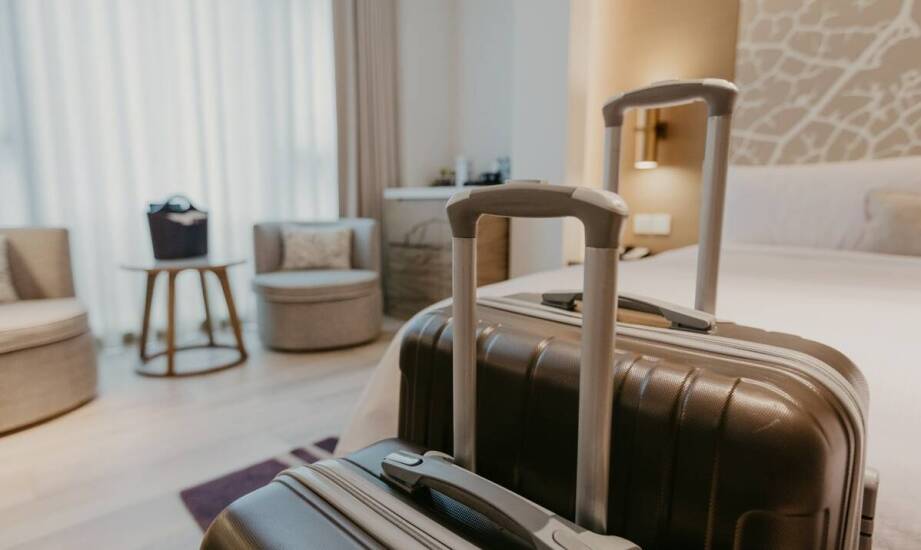 Jakie są zalety posiadania walizki podróżnej wykonanej z materiałów odpornych na uszkodzenia?