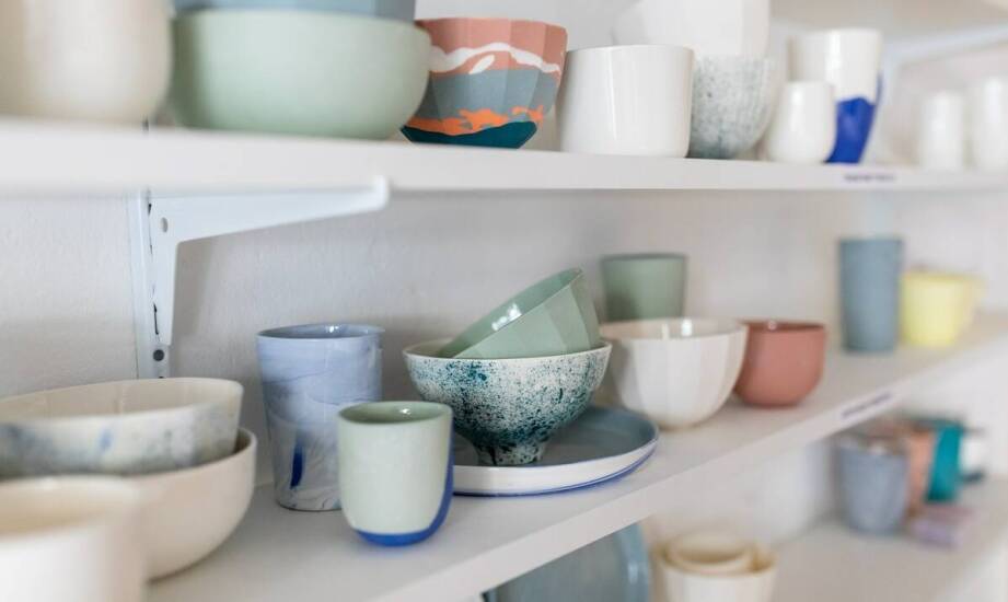 Odkryj zalety użytkowania niebieskich talerzy ceramicznych w codziennym życiu