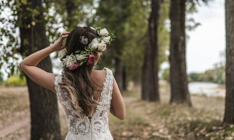 Suknie ślubne z haftami w stylu boho - jak podkreślić swój indywidualizm?