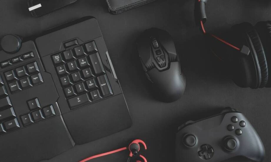 Różnice między mini konsolami a tradycyjnymi konsolami stacjonarnymi