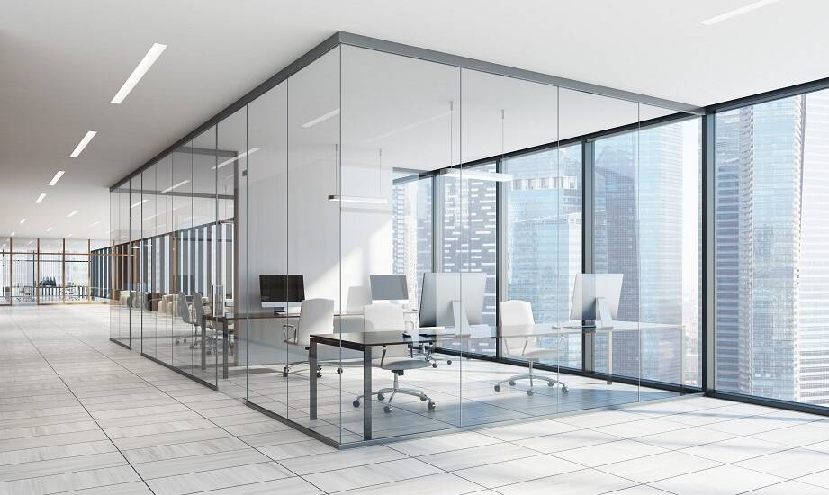 Zabudowy szklane: jak wprowadzić nowoczesność do wnętrza?