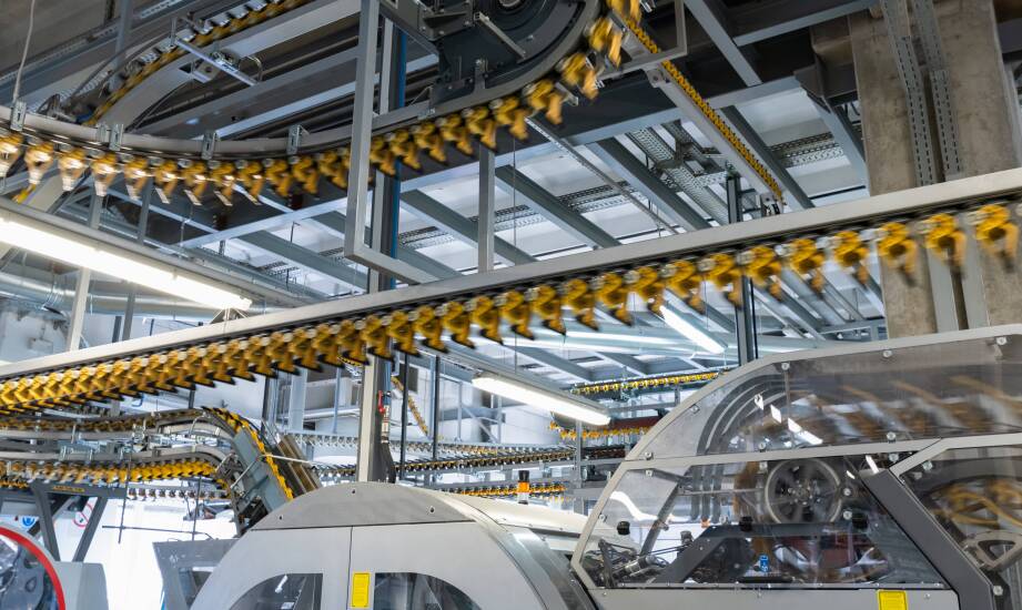 Jak budowa linii przemysłowych wpływa na efektywność produkcji?