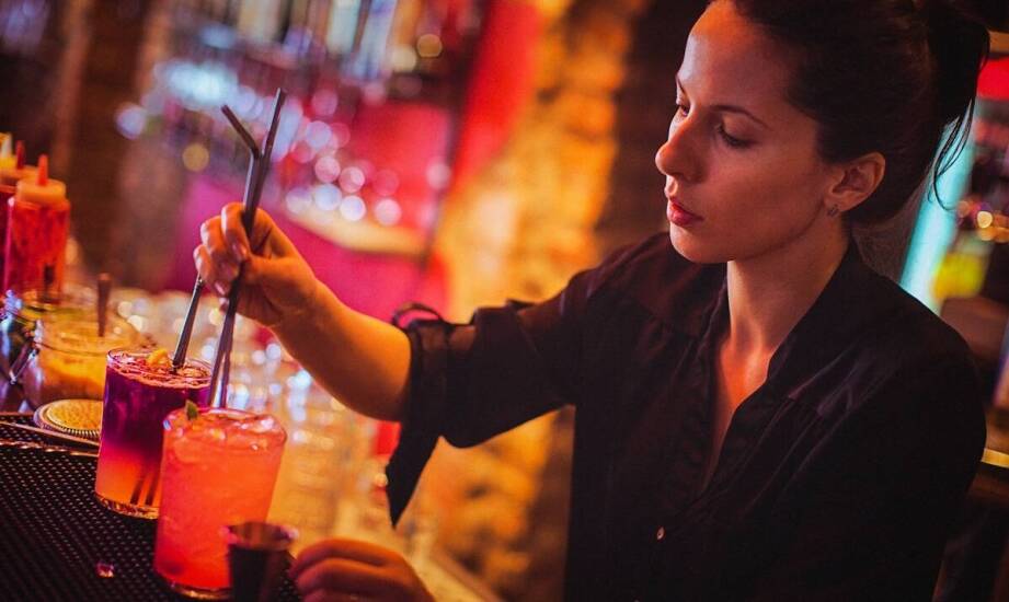 Jak mata barowa wpływa na estetykę prezentacji drinków?