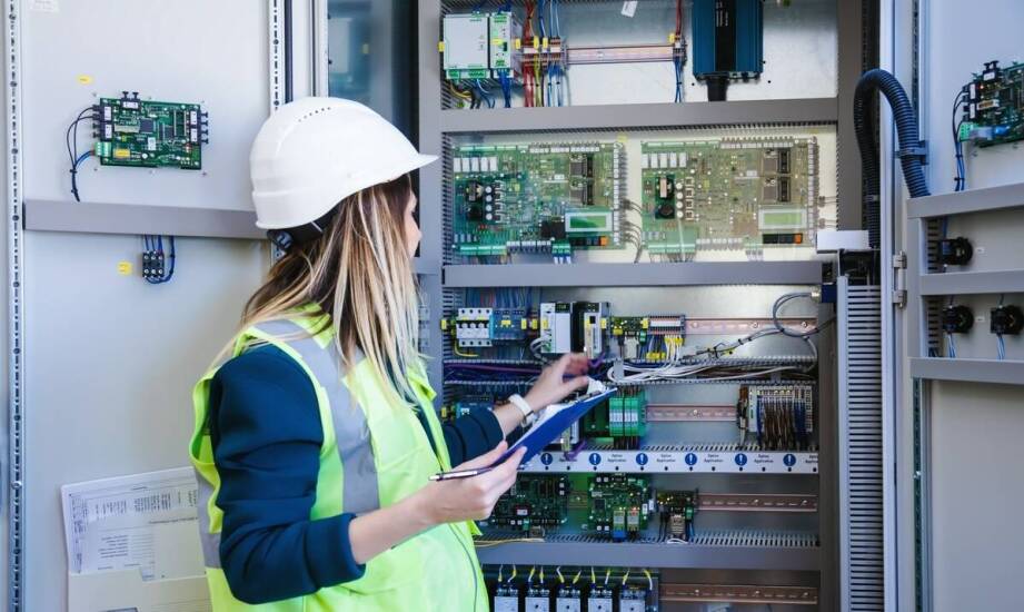 Jak obsługa techniczna wpływa na bezpieczeństwo budynków?