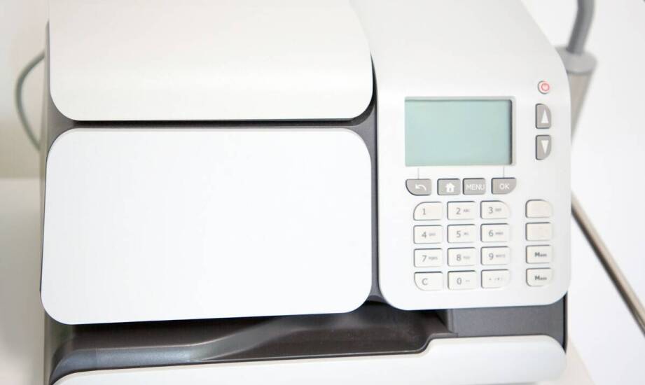 Drukarka do faktur samochodowa – jakie parametry techniczne są najważniejsze?