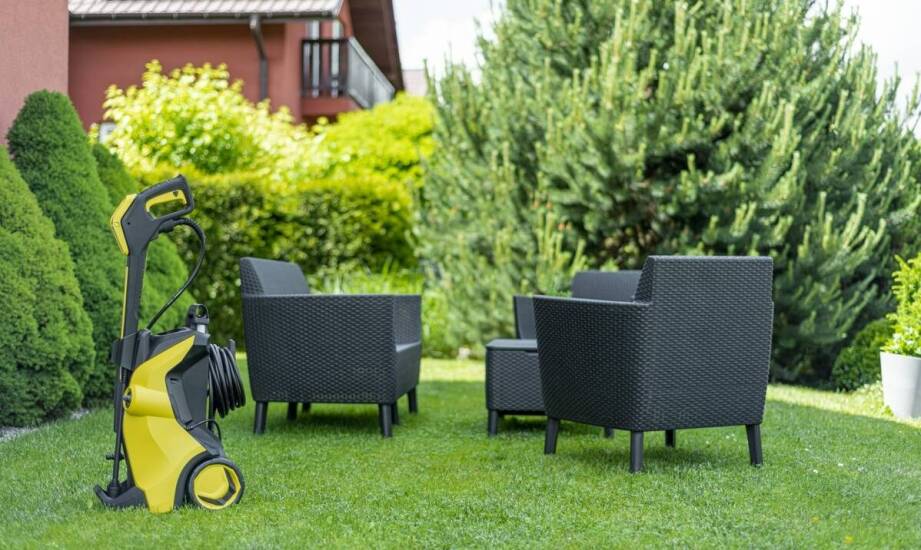 Wynajem kosiarek – jakie modele są dostępne i jakie mają zastosowanie?