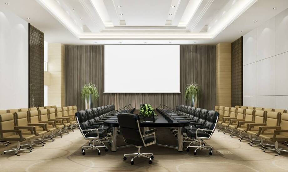 Jakie udogodnienia oferują sale konferencyjne w Warszawie dla międzynarodowych spotkań biznesowych?