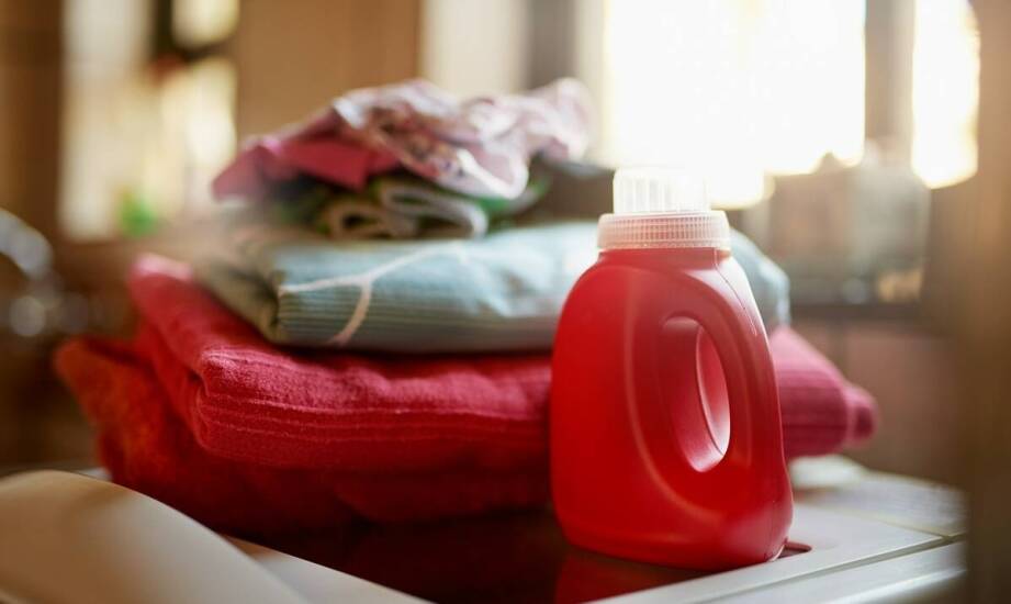 Jak kapsułki do prania mogą wpłynąć na wydajność domowego budżetu?