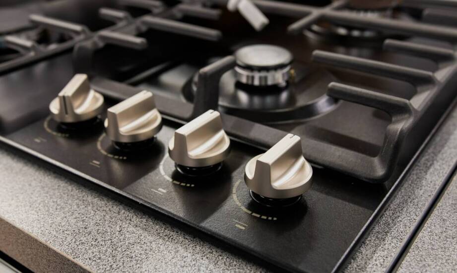 Przejście komin ceramiczny a kompatybilność z różnymi rodzajami pieców