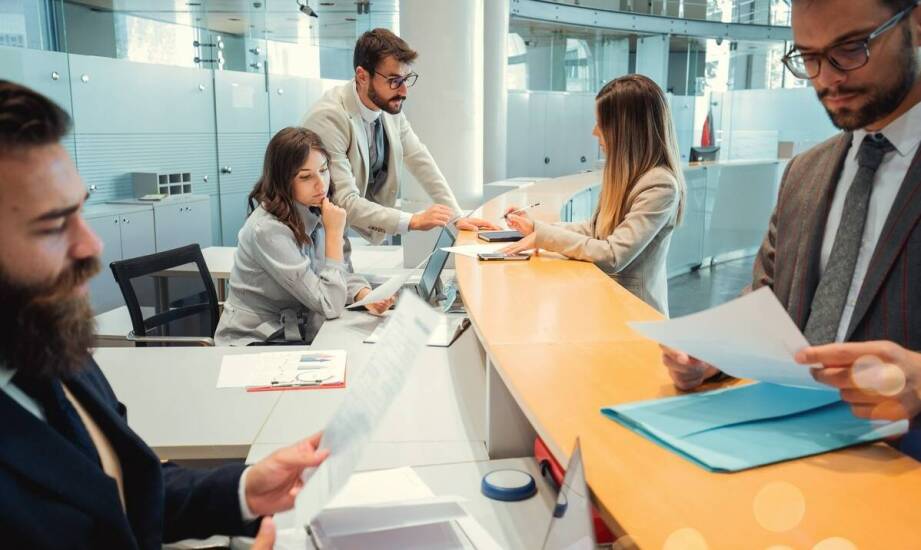 Jakie mechanizmy stosują banki, by wspierać zrównoważony rozwój poprzez kredyty?