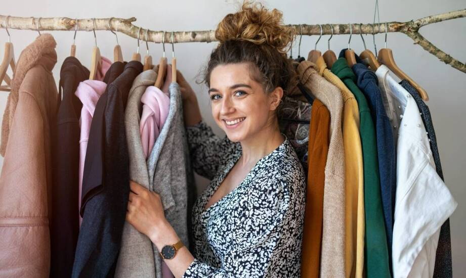 Jak wybrać idealną marynarkę dzianinową damską do swojej figury?