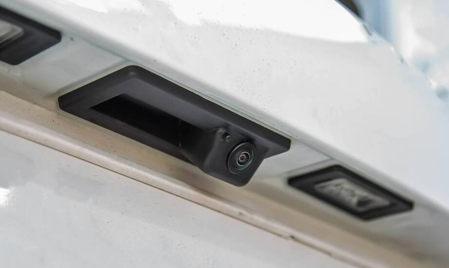 Asystenci bezpieczeństwa w Mercedes V Klasa – jak zwiększają ochronę?