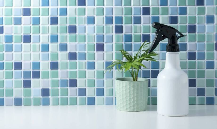 Wybór odpowiednich płytek do małych łazienek – praktyczne wskazówki