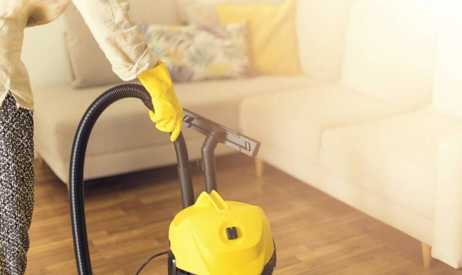 Pranie dywanów wełnianych w biurach – jak wpływa na środowisko pracy?