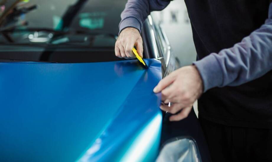 Ile wynosi koszt częściowego oklejenia pojazdu i kiedy się to opłaca?