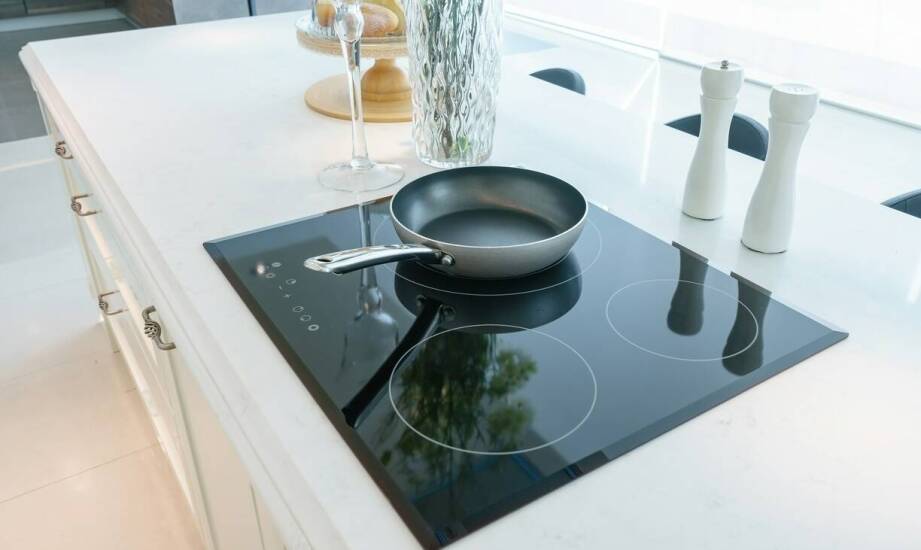 Płyty kuchenne elektryczne a bezpieczeństwo użytkowania – kluczowe kwestie