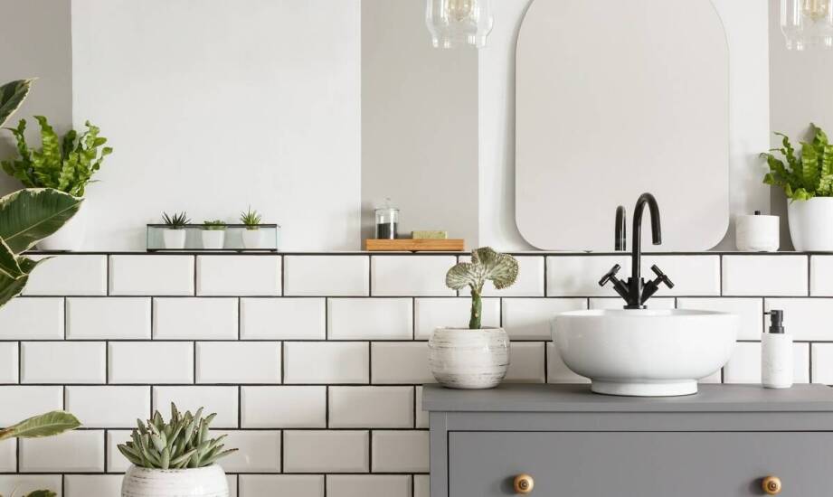 Jakie zalety mają farby Dekoral zmywalne w łazienkach?