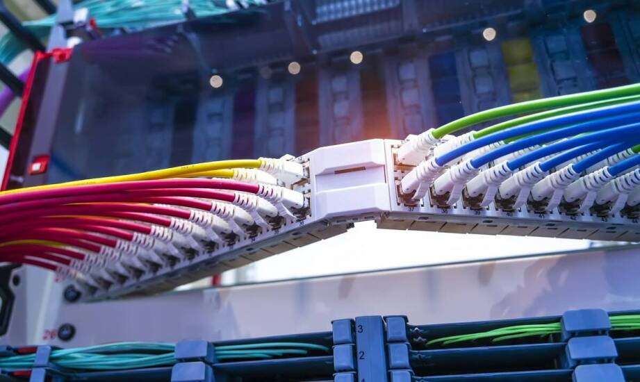 Patchcord płaski – przewodnik po zastosowaniach i możliwościach