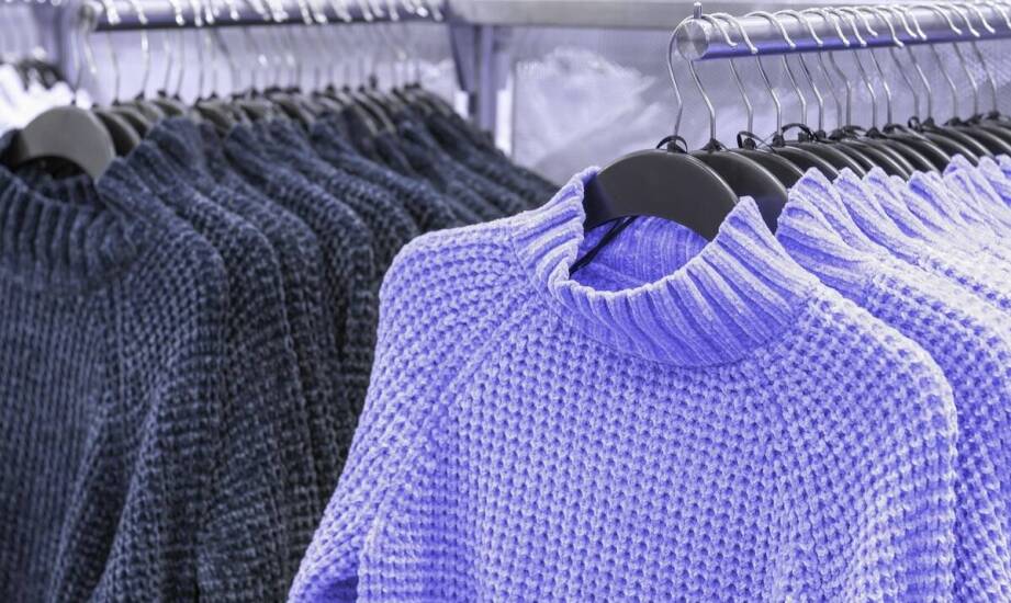 Dresy damskie - najnowsze trendy i ich wpływ na sprzedaż hurtową