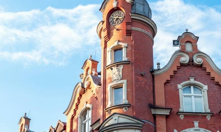 Usługi przewodnickie w Gnieźnie: jak dostosować ofertę do rodzin z dziećmi?