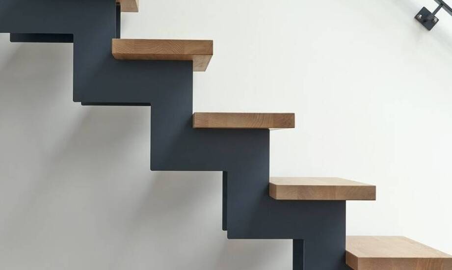 Czy gotowe schody wewnętrzne są trwałe? Analiza materiałów i technologii