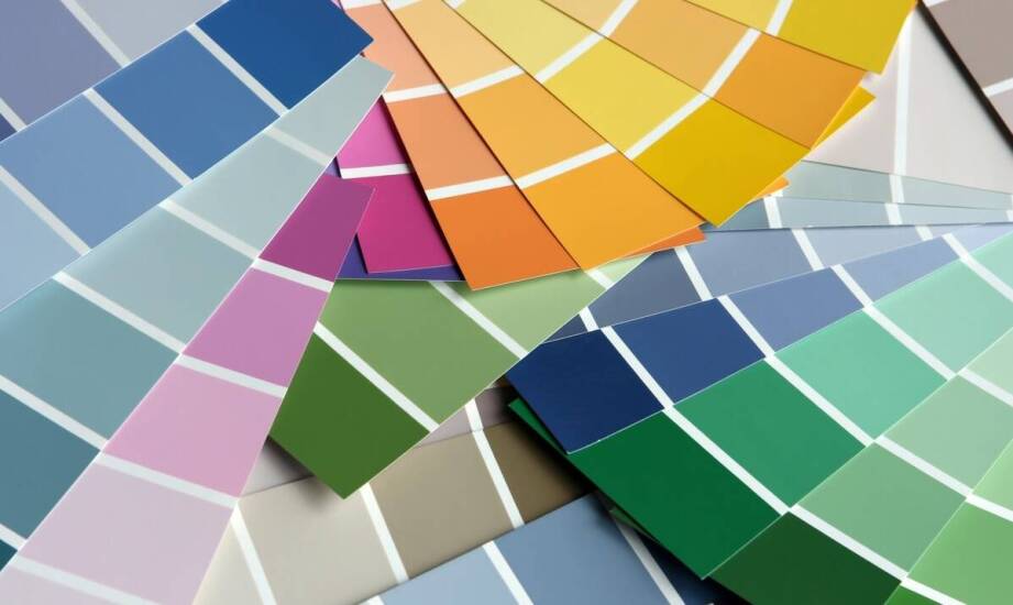 Przegląd najnowszych trendów w farbach dekoracyjnych do wnętrz