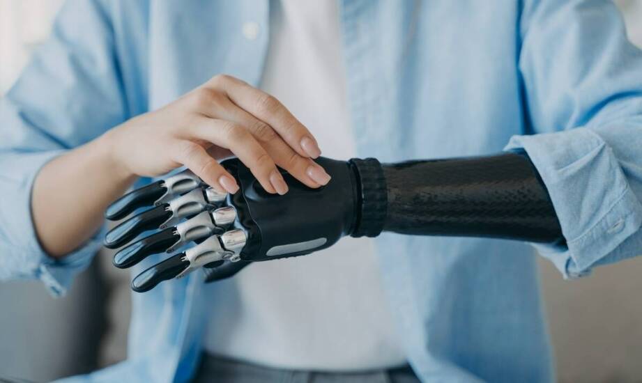 Jakie czynniki brać pod uwagę przy zakupie ortez na kończyny górne?