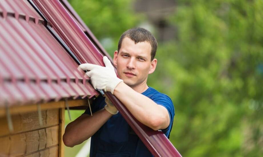 Montaż rynien a ochrona przed wilgocią – co warto wiedzieć?