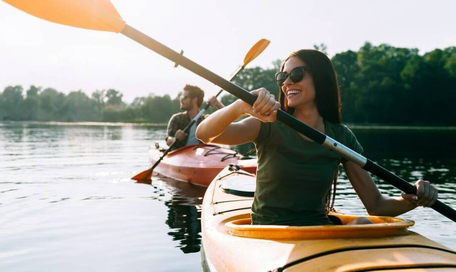 Sporty wodne dla każdego – atrakcje w pobliżu domków wakacyjnych