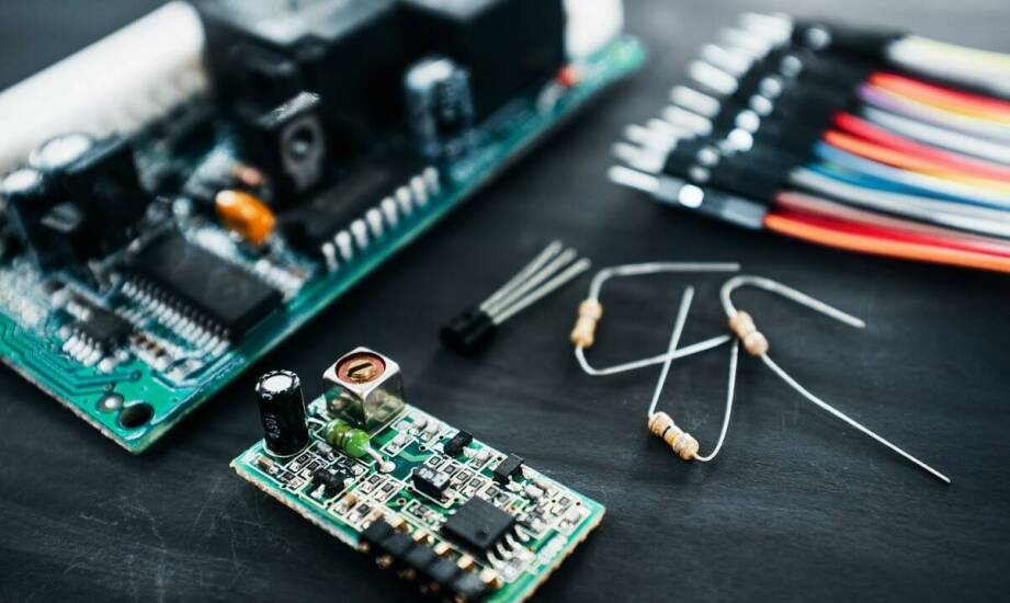 W jaki sposób renomowani producenci wpływają na jakość artykułów elektrycznych?