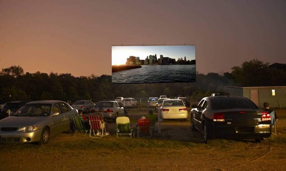 Jakie są najlepsze praktyki w organizacji kina samochodowego w przestrzeniach miejskich?