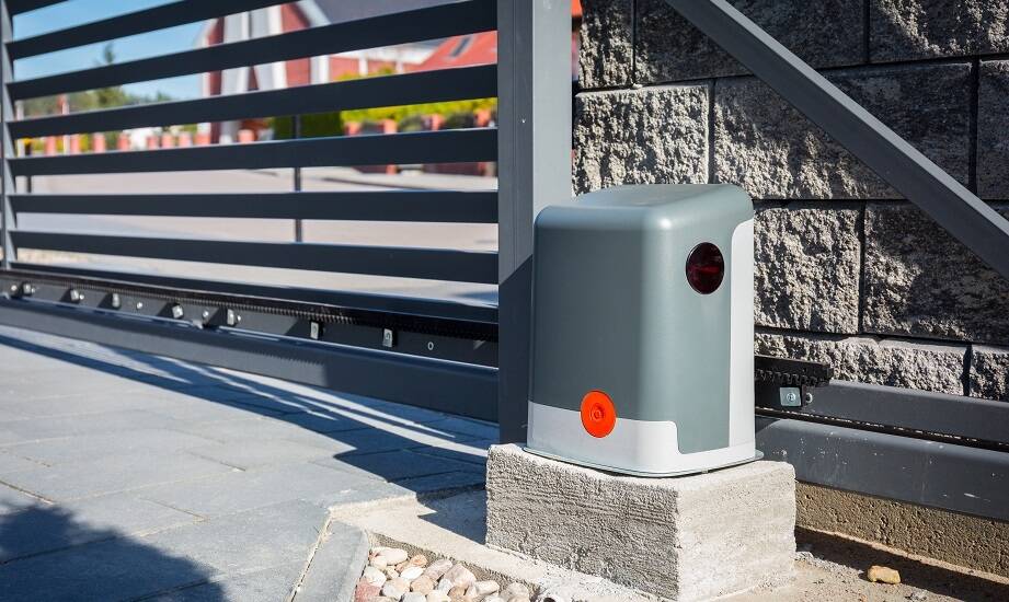 Automatyka bramowa i rolety – jak dobrać odpowiednie rozwiązanie do Twojego domu?