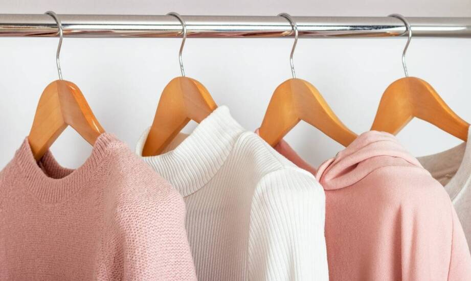 Płaszczyki z flauszu – dlaczego są niezastąpione w jesiennej garderobie?