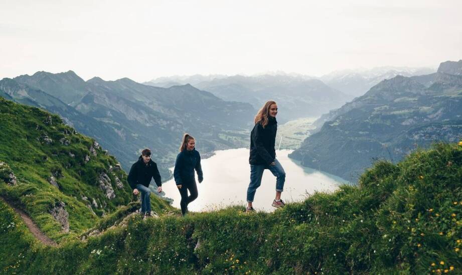 Przewodnik po materiałach stosowanych w dwustronnych kurtkach myśliwskich