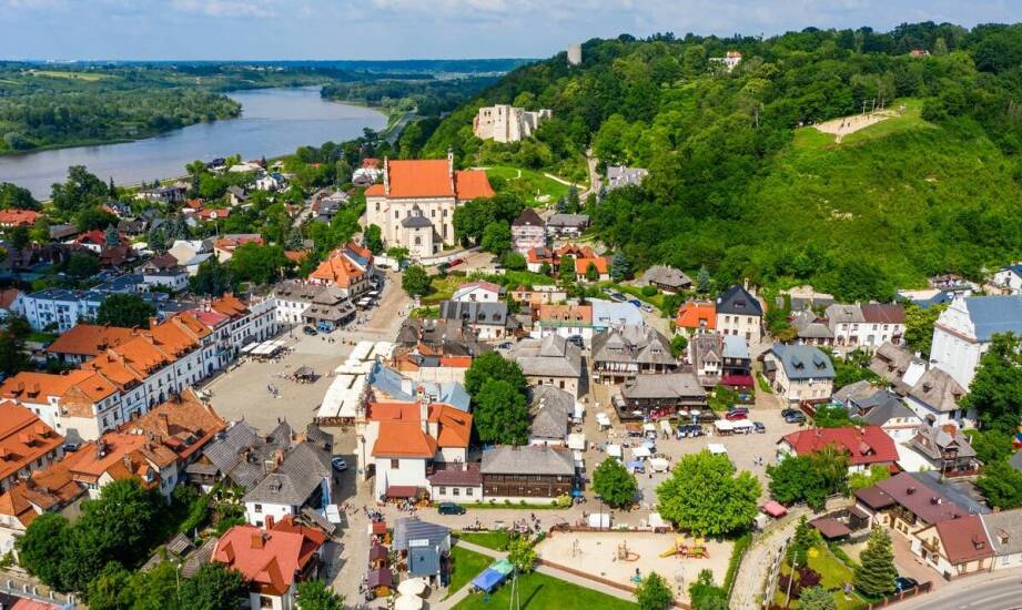 Jak bliskość Pardałówki i Krupówek wpływa na komfort pobytu?