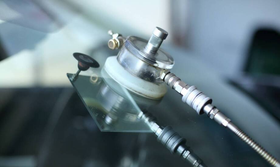 Jak innowacje w produkcji szyb Pilkington Automotive wpływają na ich przejrzystość?