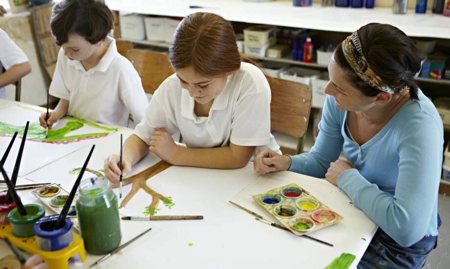 Jak terapia artystyczna pomaga pacjentom zmagającym się z nerwicami?
