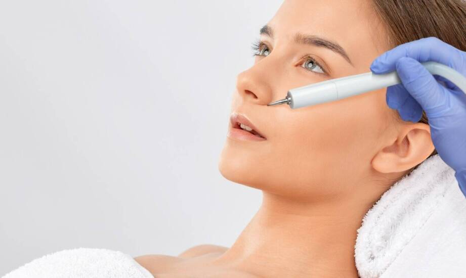 Dlaczego multipolar na twarz jest rekomendowany przy pierwszych oznakach starzenia się skóry?